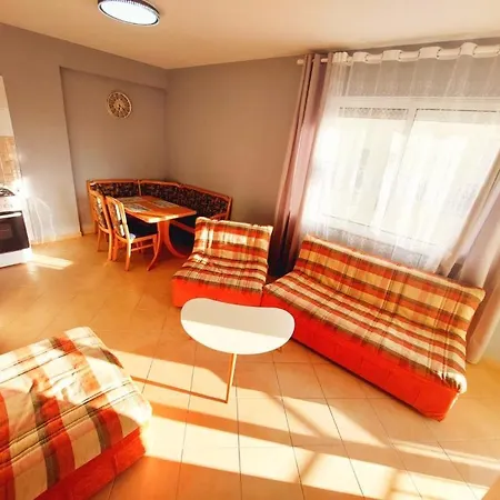 на пляже с видом на море Apartament