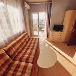 на пляже с видом на море Durrës