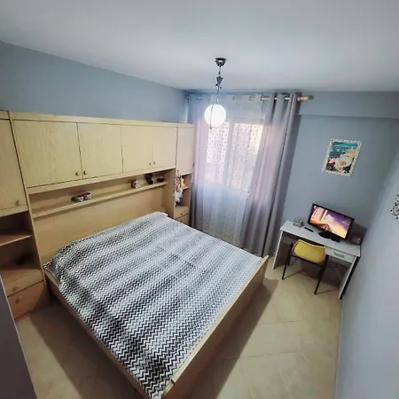 на пляже с видом на море Apartment Durres
