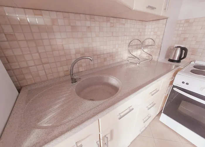 на пляже с видом на море Appartement Durrës