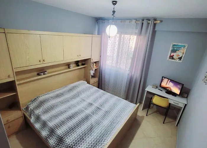 на пляже с видом на море Apartment Durres