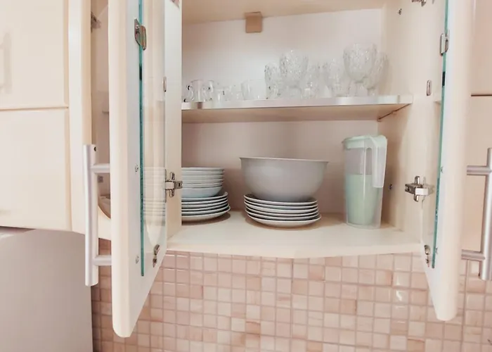 на пляже с видом на море Durrës